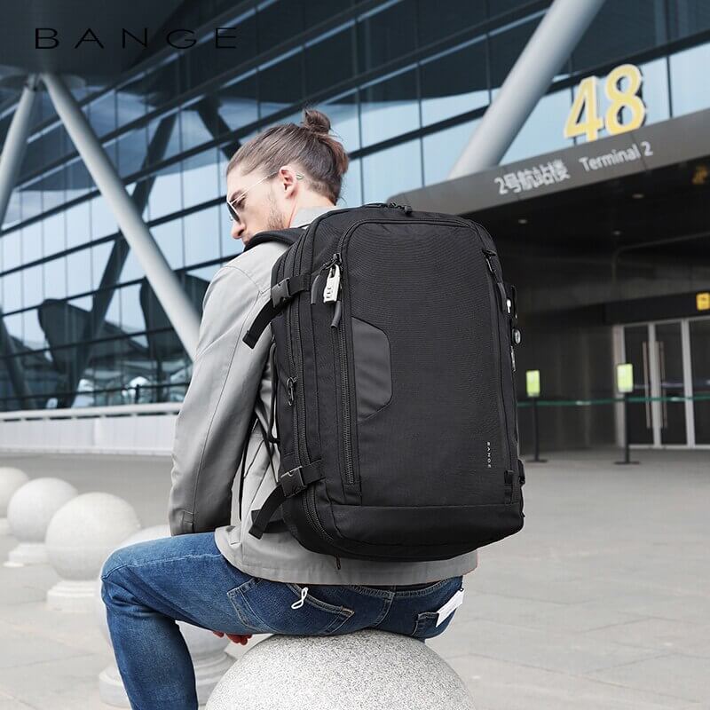 travelling bag giant